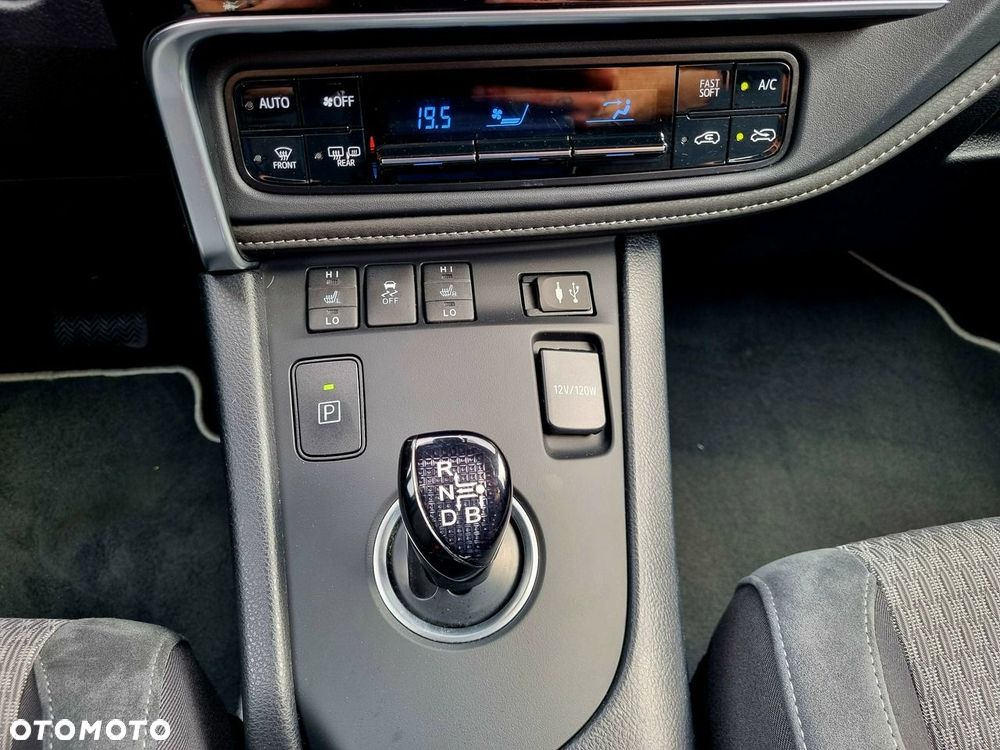 Toyota Auris Hybrid 135 Prestige - 20