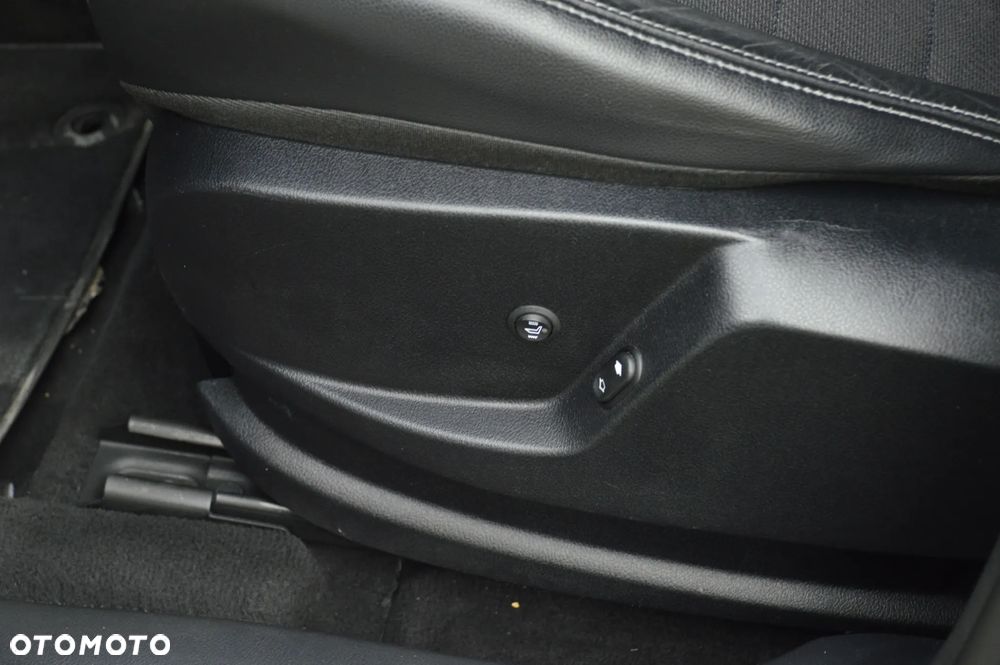 Ford Galaxy 2.0 TDCi DPF Champions Edition - 29