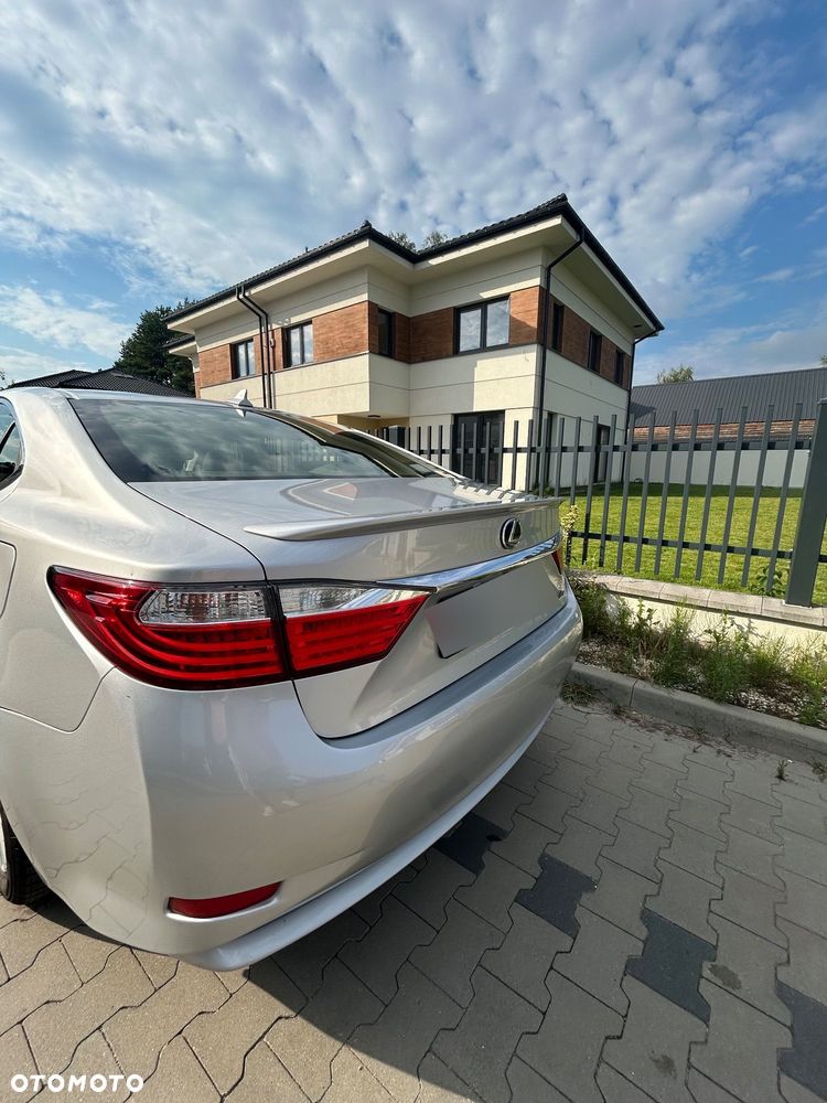 Lexus ES - 12
