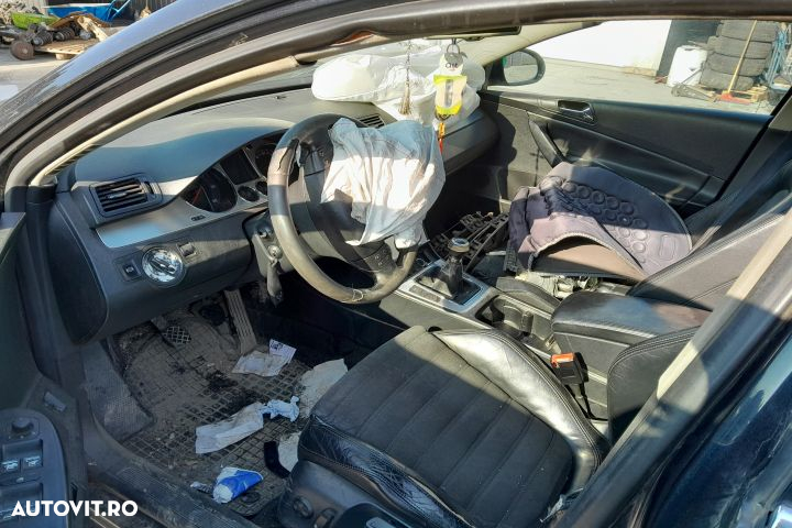 Dezmembrez Volkswagen VW Passat B6 [2005 - 2010] Sedan 4-usi 2.0 TDI - 5