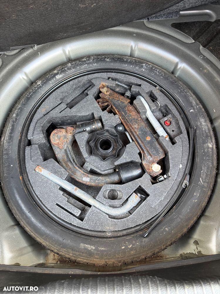 Volkswagen Golf 1.9 TDI DSG Individual - 16