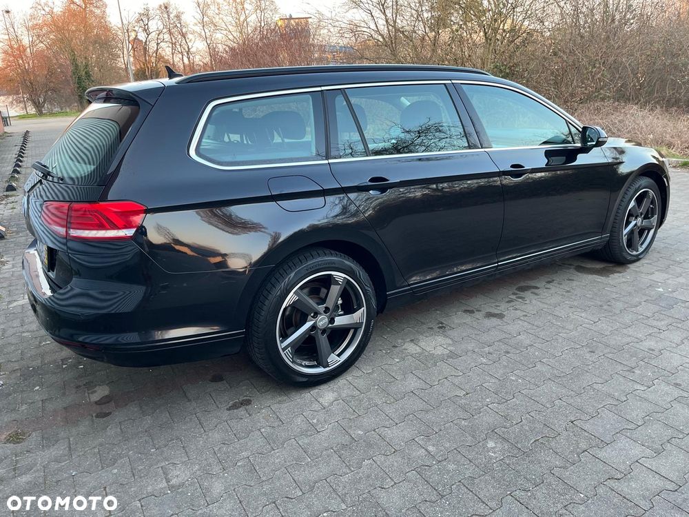 Volkswagen Passat 2.0 TDI (BlueMotion Technology) DSG Comfortline - 12