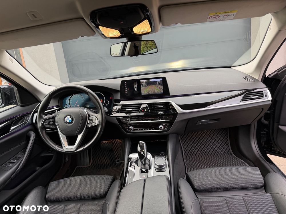 BMW Seria 5 520d xDrive Sport Line - 9