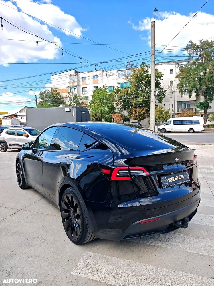 Tesla Model Y Performance Dual Motor AWD - 4
