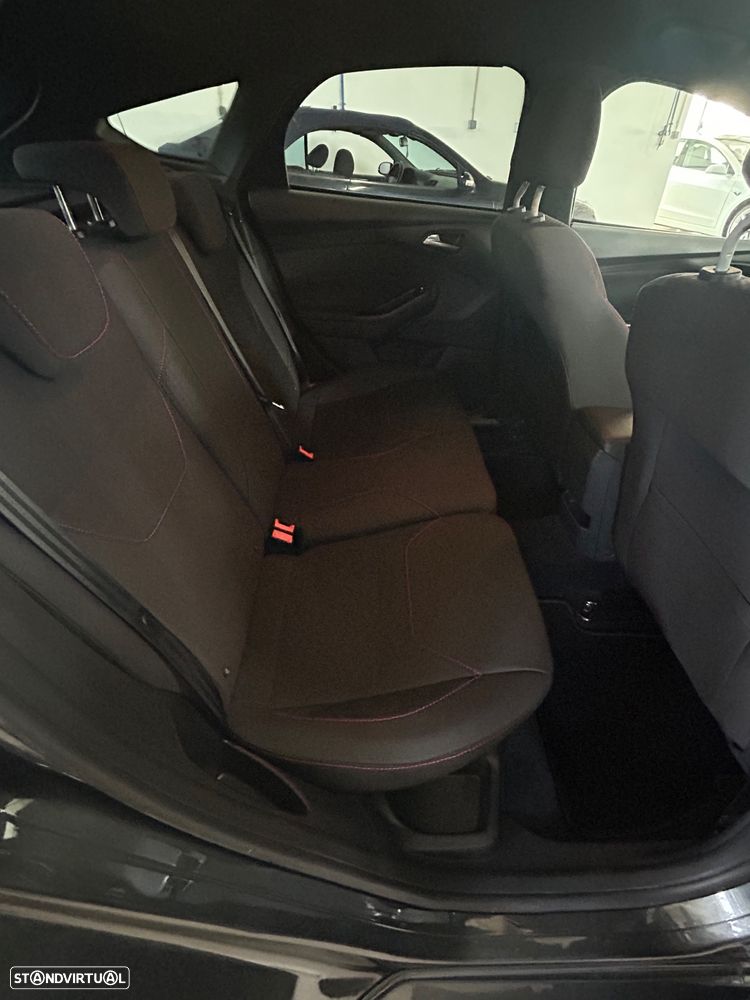 Ford Focus 1.0 EcoBoost ST-Line - 18