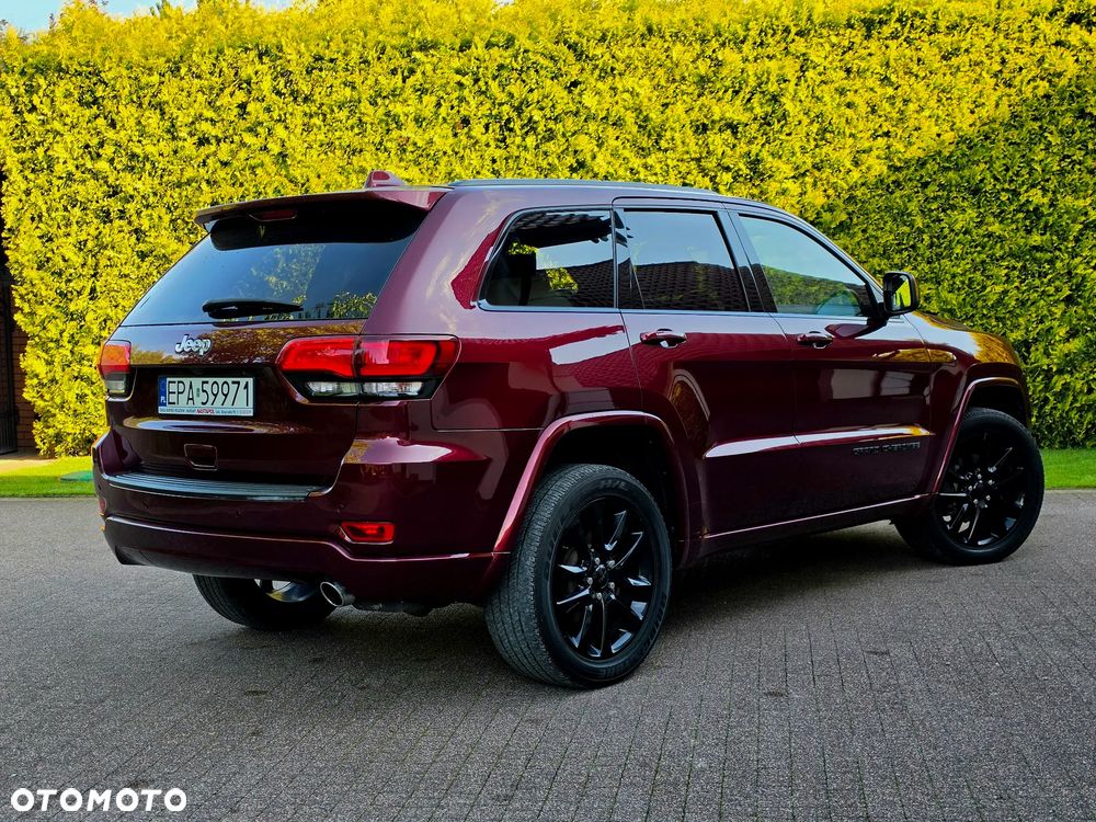 Jeep Grand Cherokee - 16