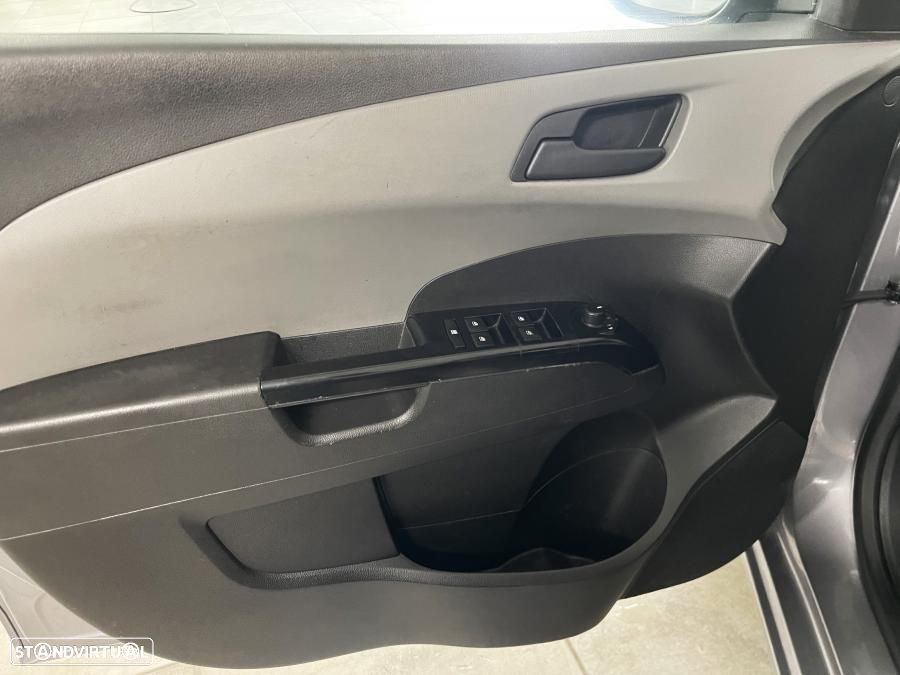 Chevrolet Aveo 1.3 VCDi LT - 14