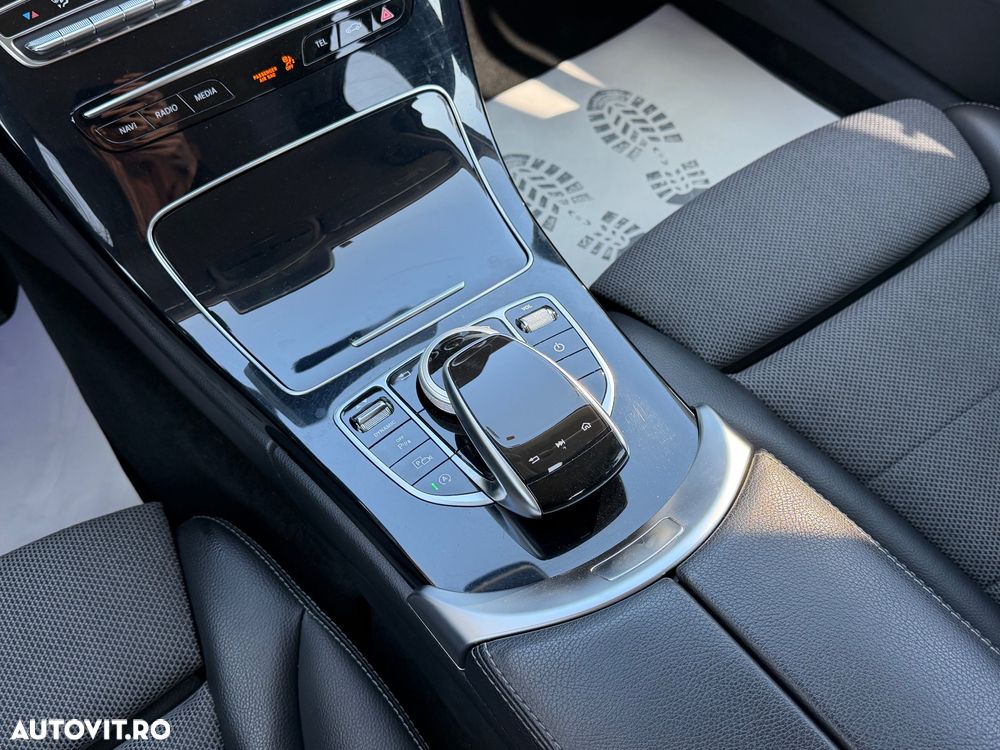 Mercedes-Benz C 220 d 4Matic 9G-TRONIC AMG Line - 15