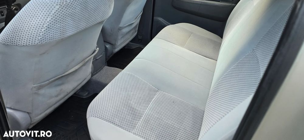 Toyota Hilux 4x4 Double Cab - 8