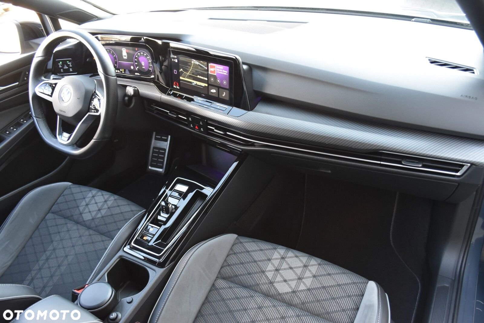 Volkswagen Golf VIII 2.0 TSI Style DSG - 11