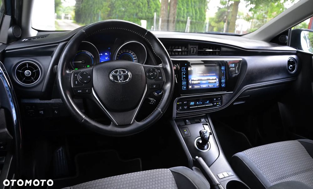 Toyota Auris Hybrid 135 Prestige - 27