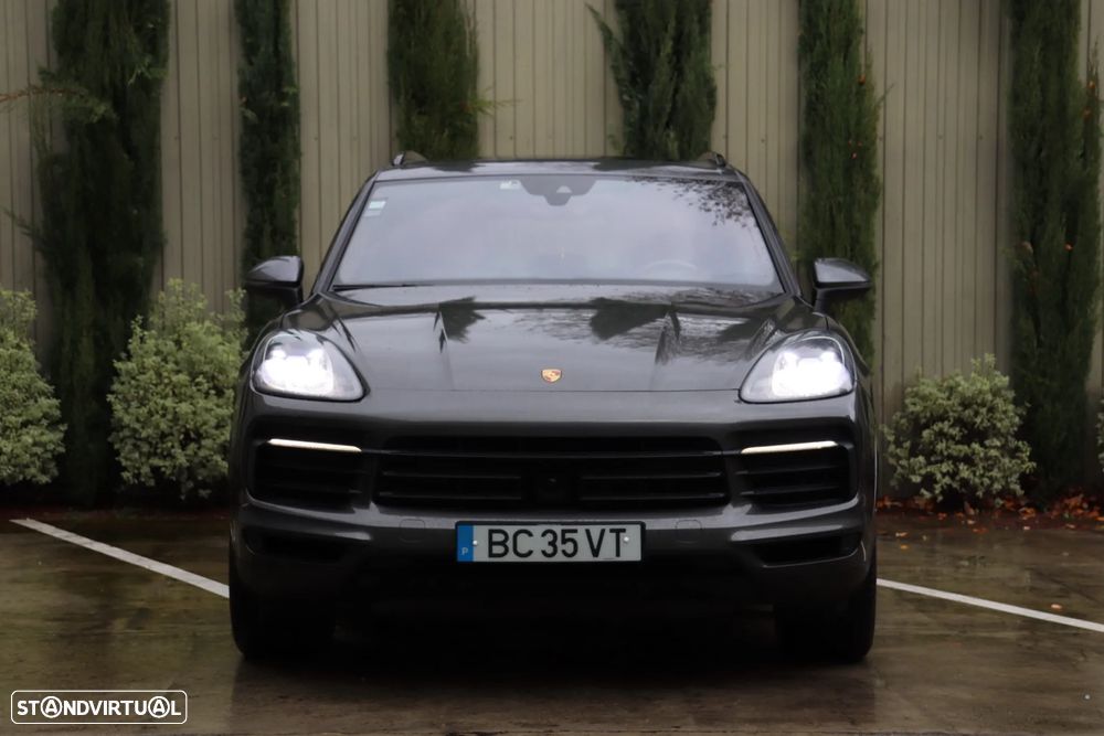 Porsche Cayenne - 4