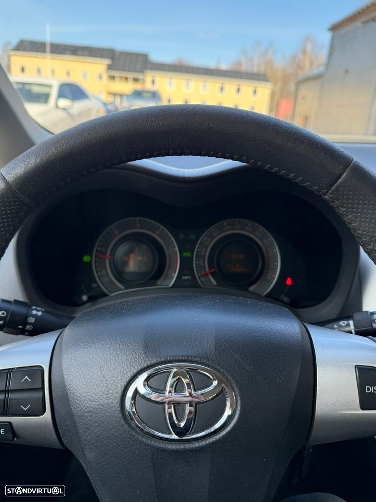 Toyota Auris 1.4 D-4D - 6