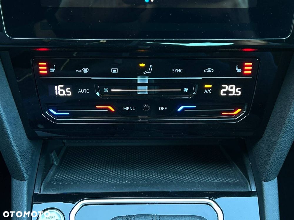 Volkswagen Passat 2.0 TSI Business DSG - 25