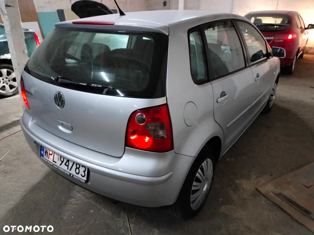 Volkswagen Polo 1.4 16V Comfortline - 4