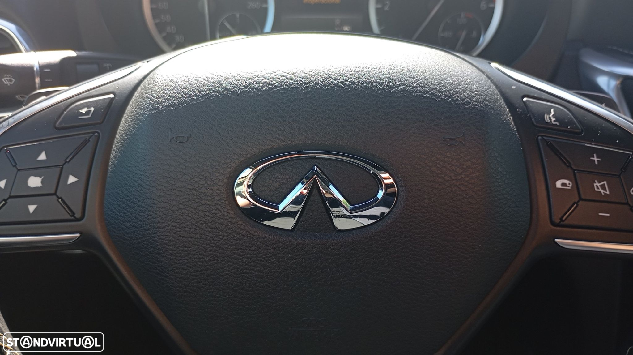 Infiniti Q30 2.2d DCT AWD Luxe Tech - 24