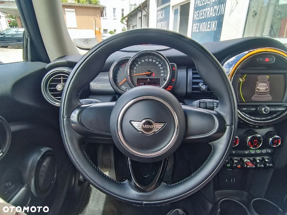 MINI Cooper Standard - 17