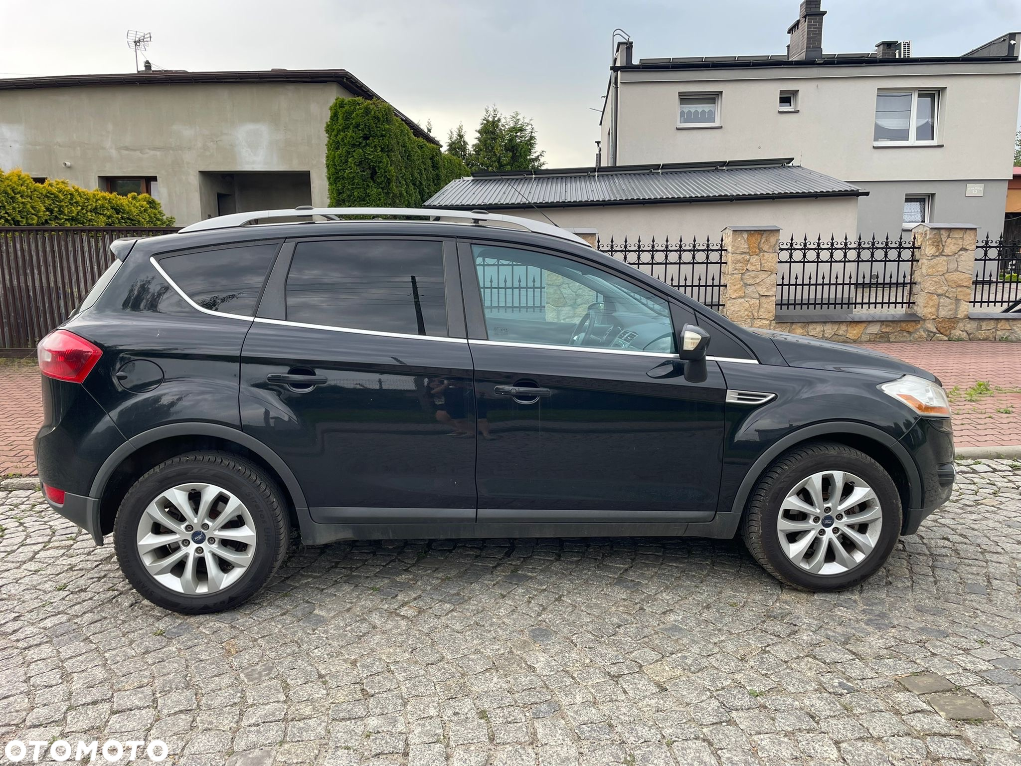 Ford Kuga 2.0 TDCi 2x4 Black & Silver - 6