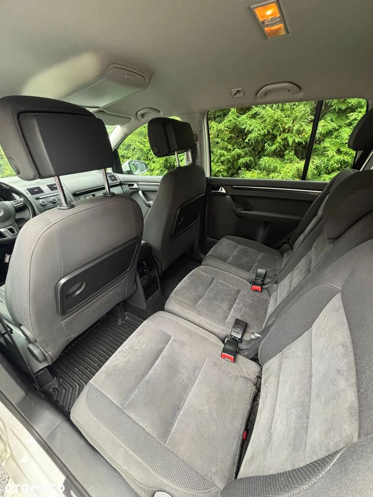 Volkswagen Touran 2.0 TDI DPF Highline DSG - 17