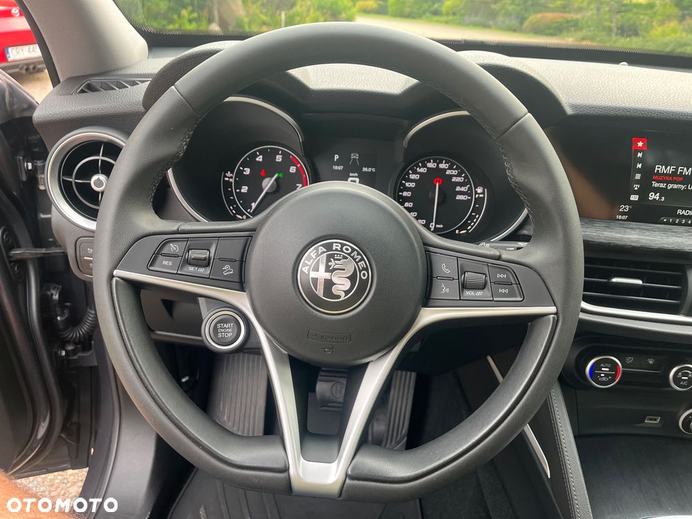 Alfa Romeo Stelvio 2.0 Turbo Sprint Q4 - 11