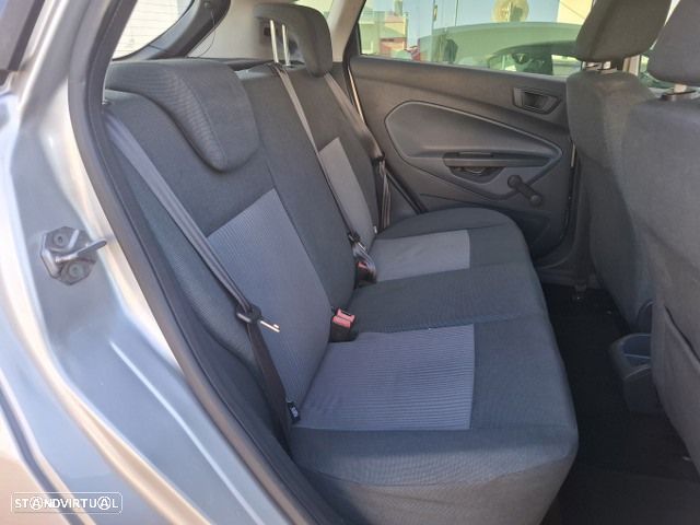 Ford Fiesta 1.25 Trend - 29