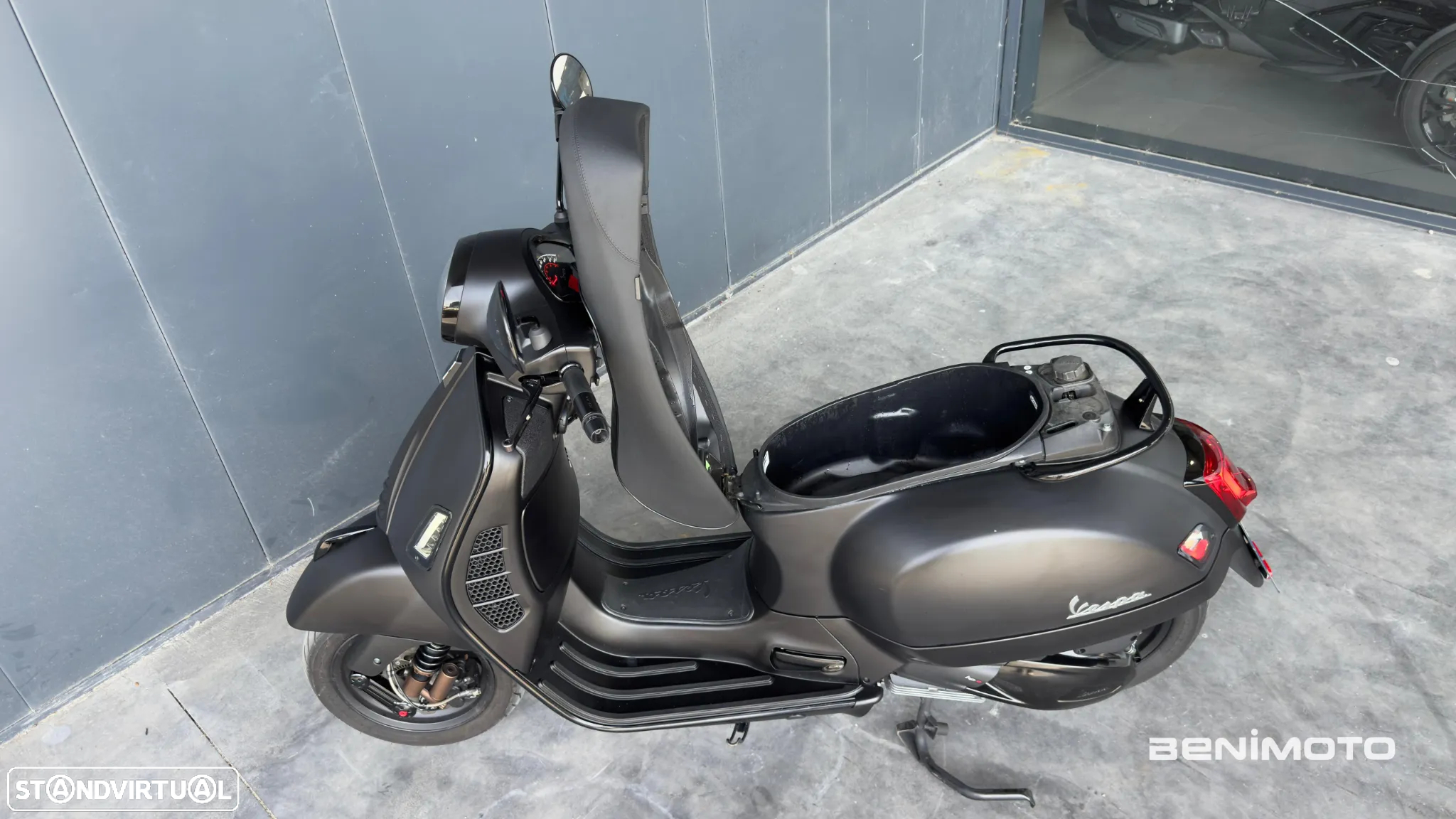 Vespa GTS Super 300 Notte - 14