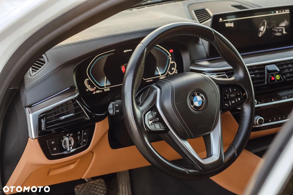 BMW Seria 5 530e iPerformance xDrive Luxury Line - 11
