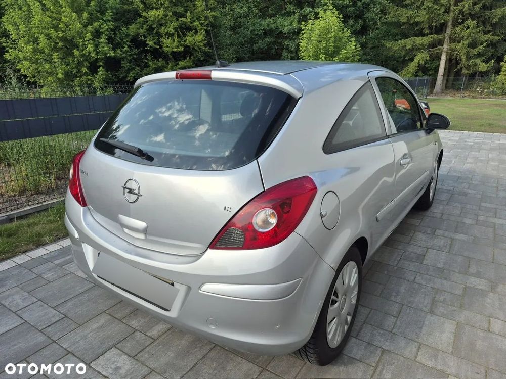 Opel Corsa 1.2 16V Silverline - 2
