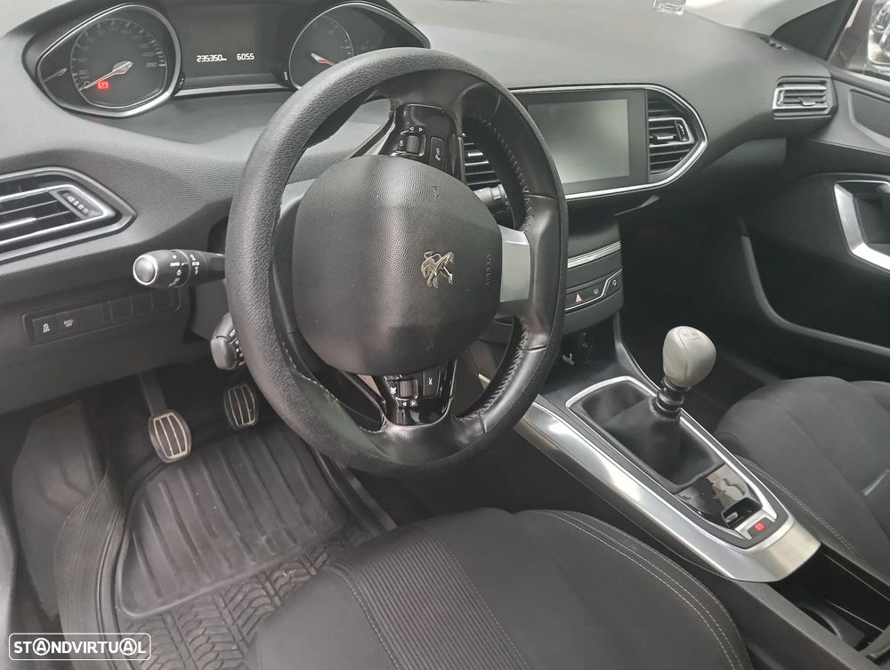 Peugeot 308 1.6 e-HDi Allure J17 - 10