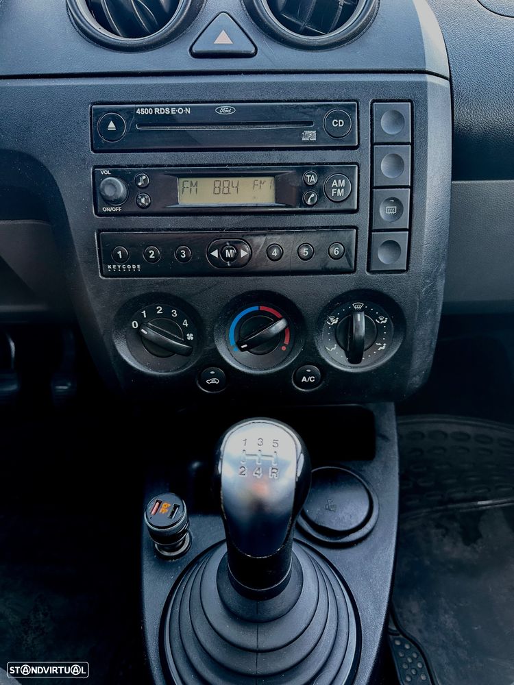 Ford Fiesta - 9
