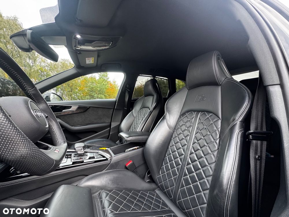 Audi A4 Avant 45 TDI quattro tiptronic S line - 23