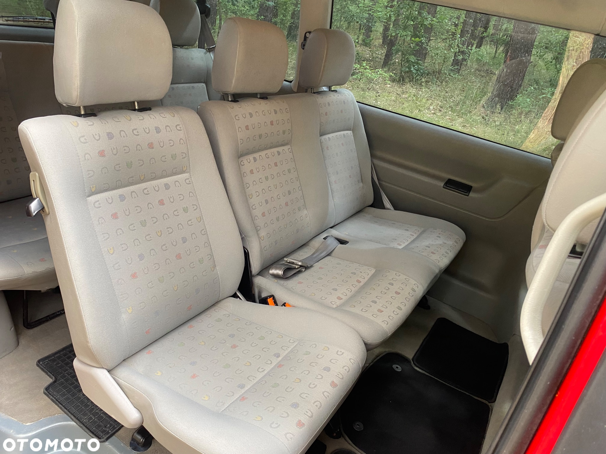 Volkswagen Caravelle - 25