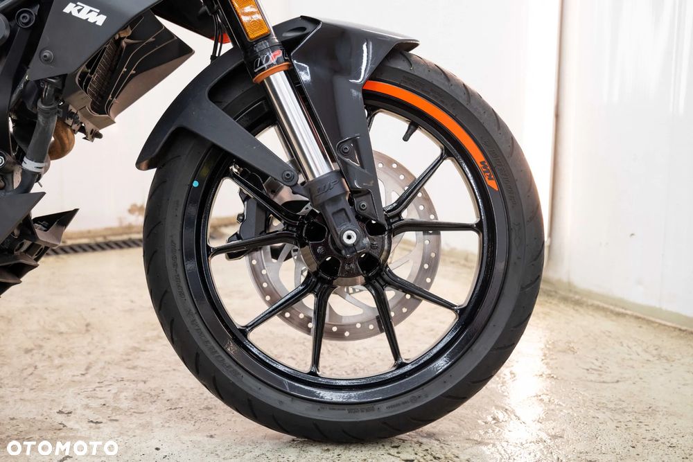 KTM Duke 125 - 29