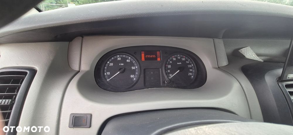 Renault Traffic - 3