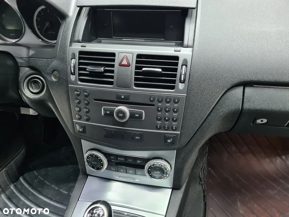 Mercedes-Benz Klasa C 180 BlueEFFICIENCY Avantgarde - 14