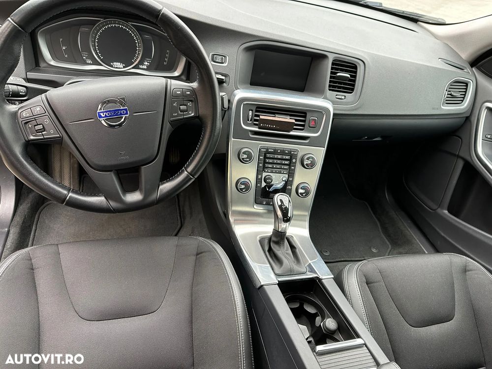 Volvo S60 D4 Geartronic Momentum - 4