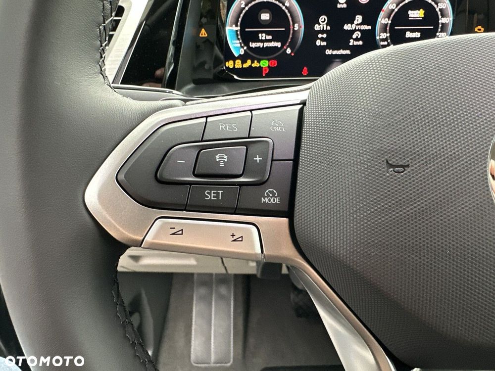 Volkswagen Multivan - 21