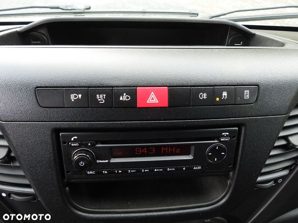 Iveco DAILY 35S15 SKRZYNIA PODWÓJNA KABINA DOKA 7 MIEJSC KLIMATYZACJA  150KM - 32