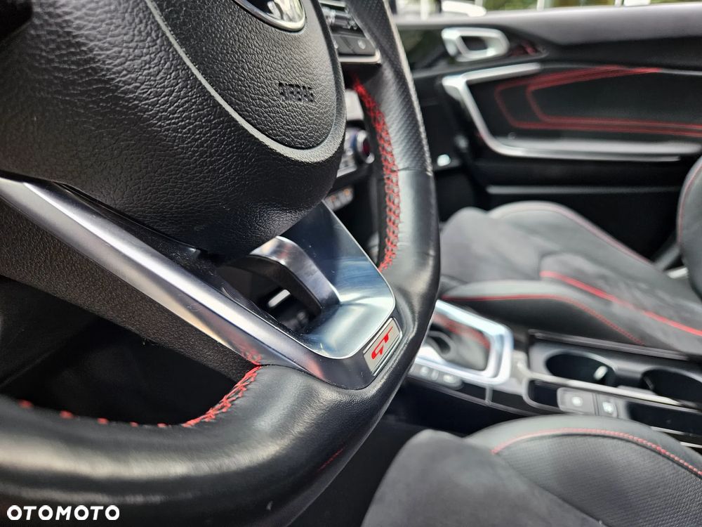 Kia ProCeed - 26