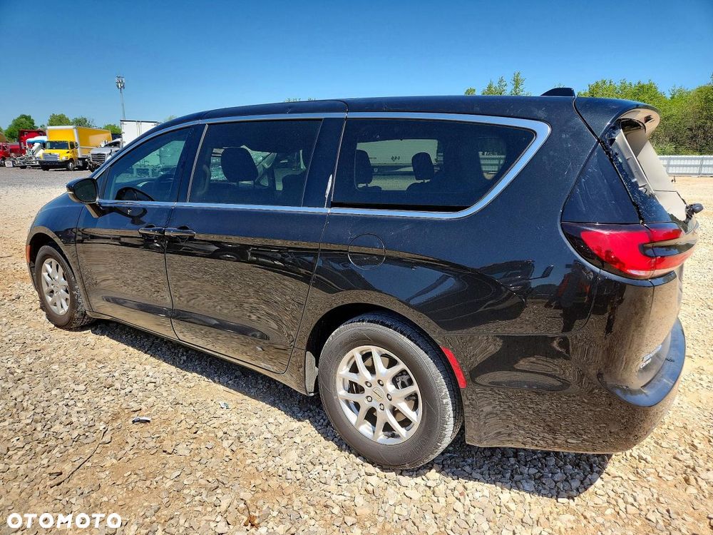 Chrysler Pacifica - 3