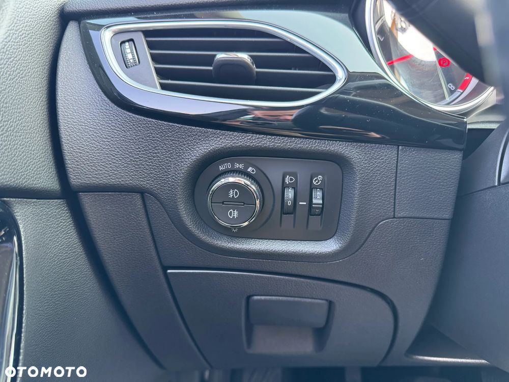 Opel Astra 1.4 Turbo Start/Stop Dynamic - 24