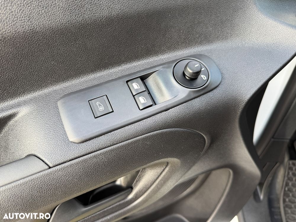 Citroën BERLINGO - 19
