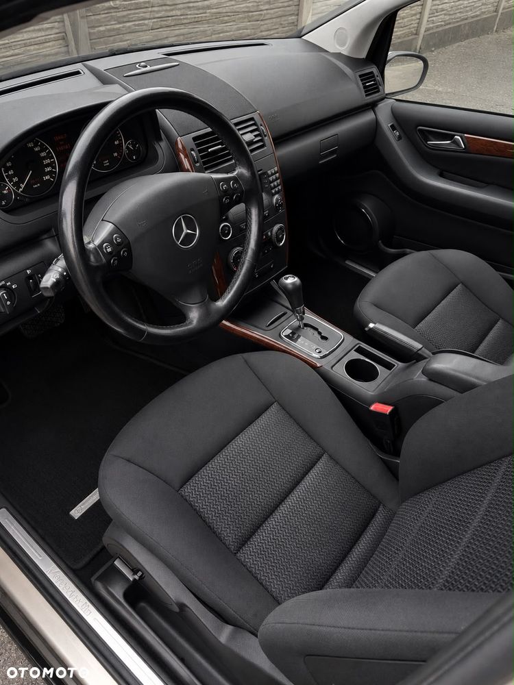 Mercedes-Benz Klasa A 180 Autotronic Avantgarde - 6