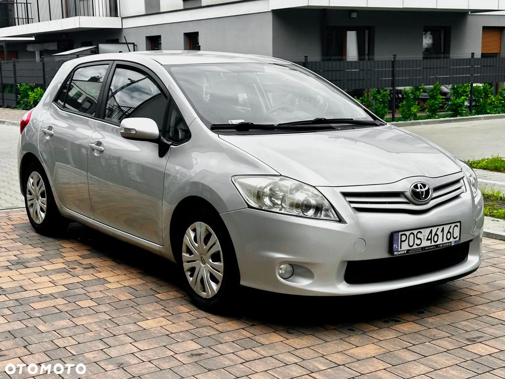 Toyota Auris 2.0 D-4D Luna - 3