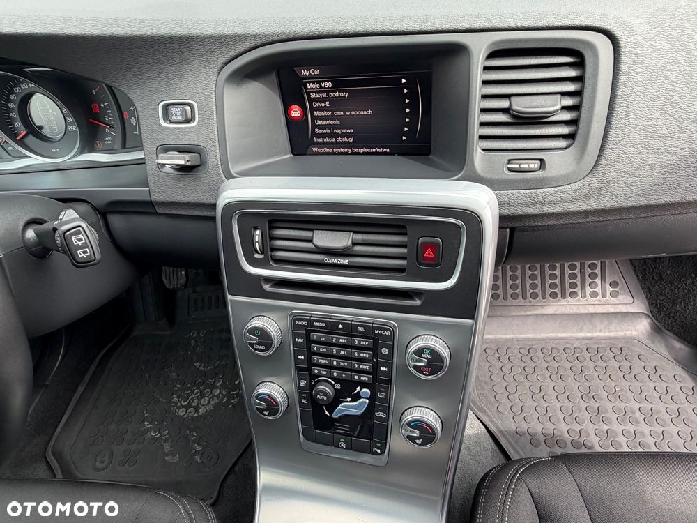 Volvo V60 D3 Drive-E Momentum - 13