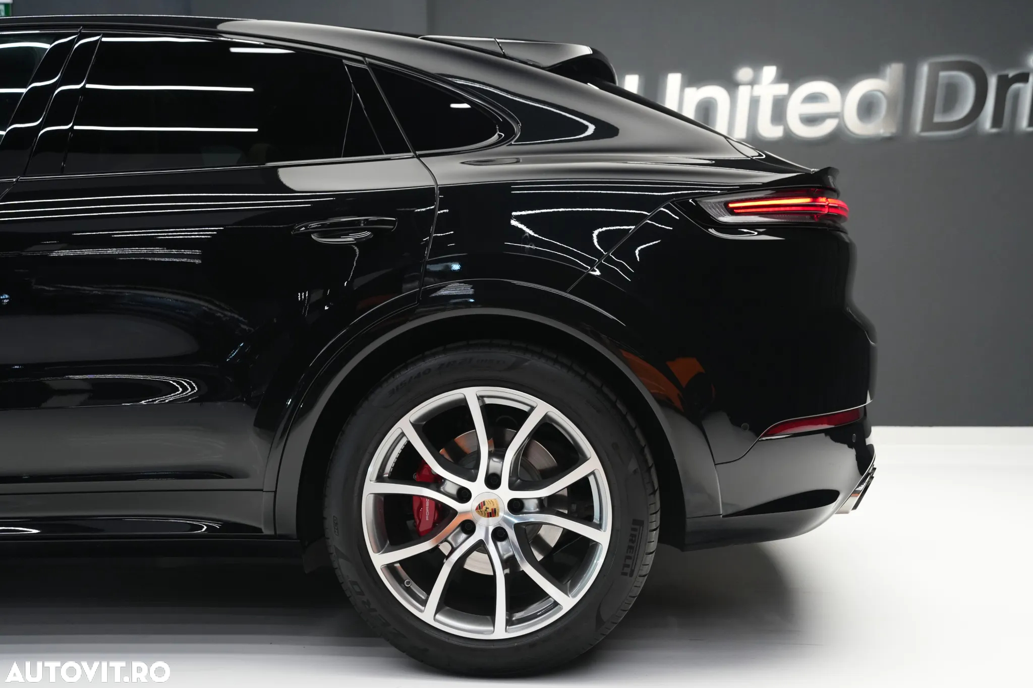 Porsche Cayenne S - 32