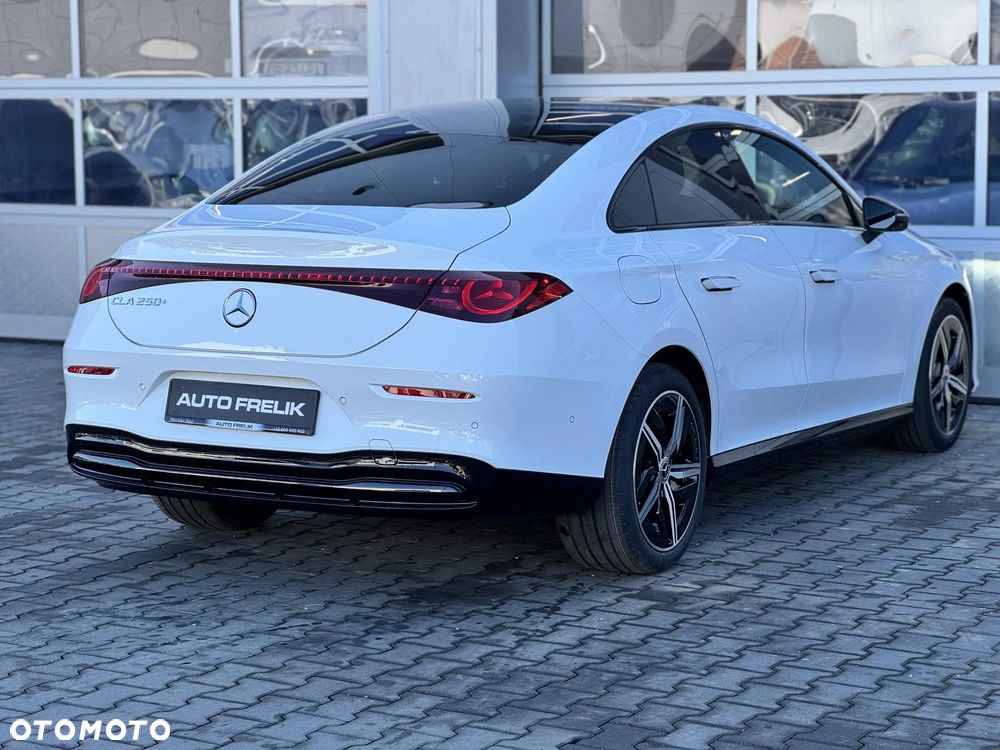 Mercedes-Benz CLA - 9