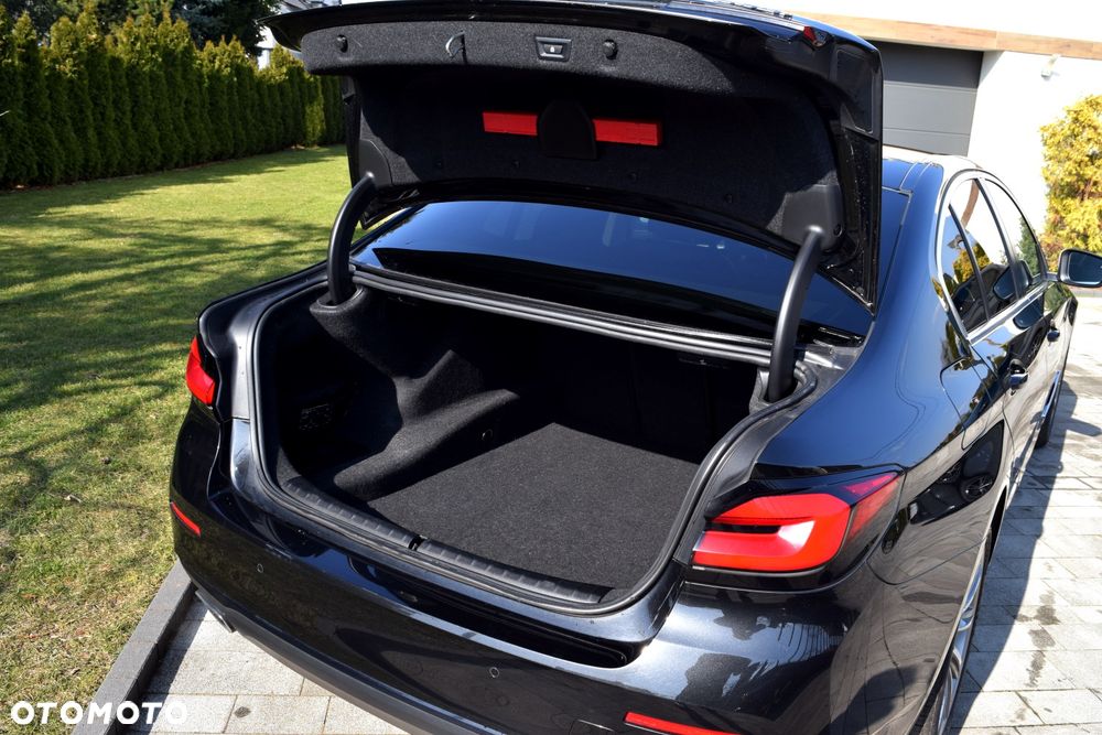 BMW Seria 5 530i xDrive Luxury Line sport - 41