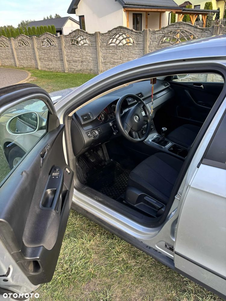 Volkswagen Passat - 16