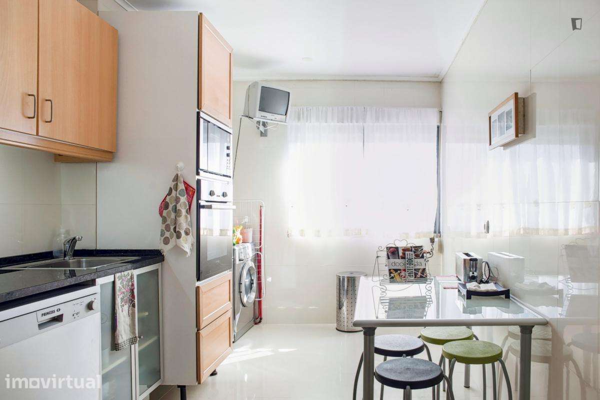 Quarto - localizado em Lisbon - Grande imagem: 5/13